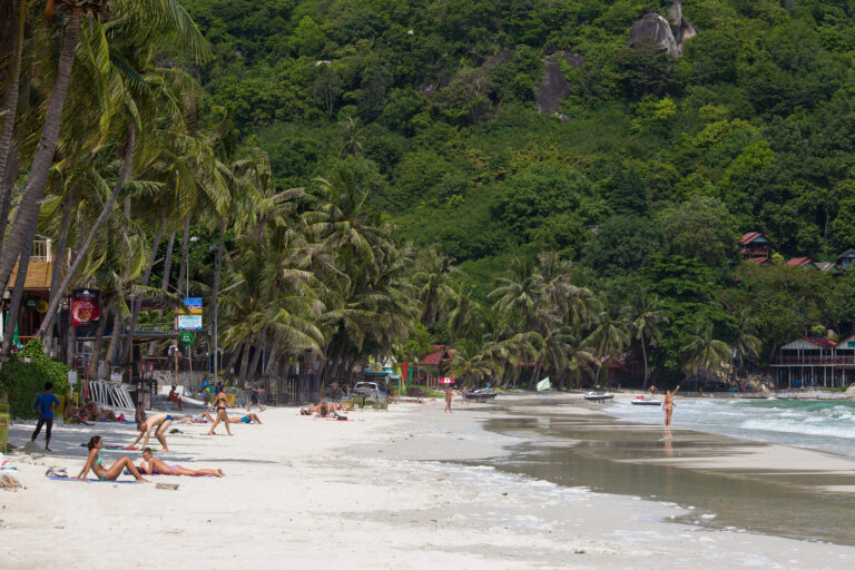 Haad Rin Beach Koh Phangan 2 768x512